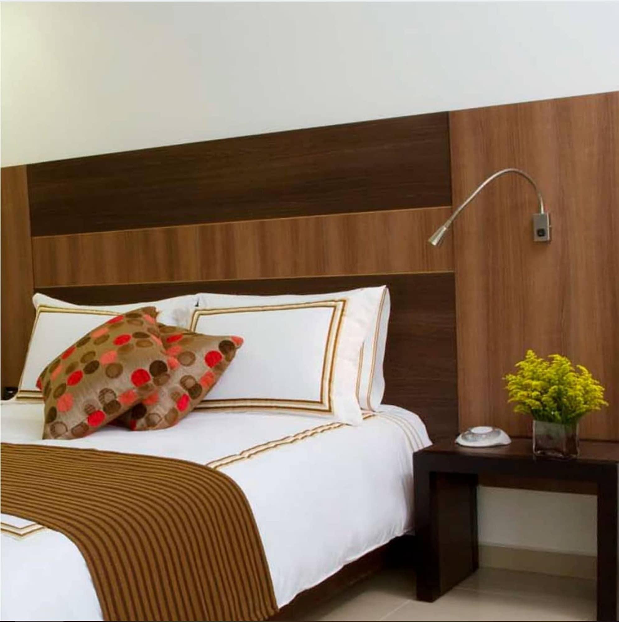 San Simon Hotel Pereira By Soratama Екстер'єр фото A wall mounted reading light