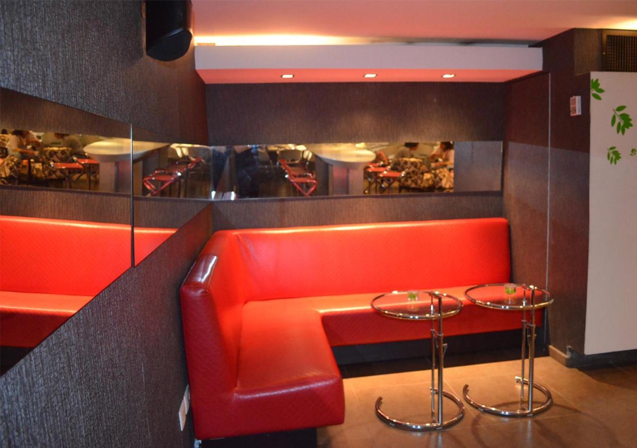 San Simon Hotel Pereira By Soratama Екстер'єр фото Interior of a nightclub